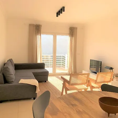 Sea Avenue House - Center Baleal - Surfboard Included Апартаменты