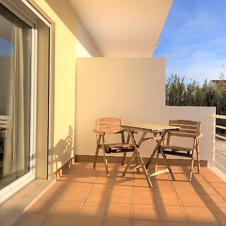 Sea Avenue House - Center Baleal - Surfboard Included Апартаменты Феррел